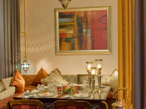 Отель Palace Downtown