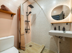 Апартаменты Просторная студия с балконом и видом на горы