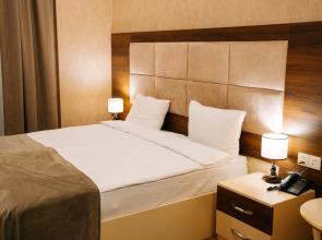 Отель The Clocktower