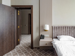 Отель Ирыстон