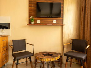 Pi Home & Apartments