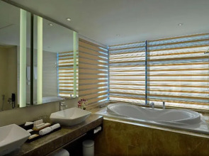 Отель Radisson Blu Chattogram Bay View