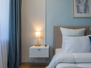 Апартаменты улучшенные, в центре города, с тремя спальнями