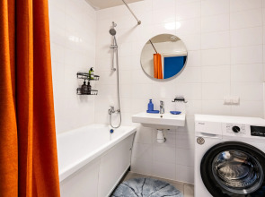 Квартира Яркая с балконом