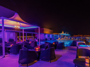 Отель AX The Palace