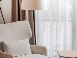 Lazure Hotel and Marina