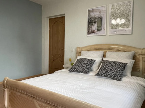 Апартаменты Авиаторов 14