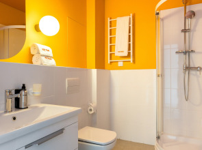 Апартаменты KeyGo 1036 с бассейном и видом на Новую Фондовую Оранжерею