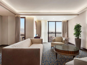 Отель Ramada and Suites by Wyndham Yerevan