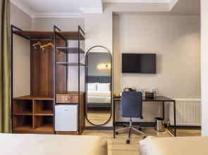 Lenora Airport Hotel