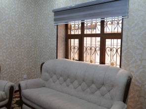 Частный дом Рядом с Регистаном