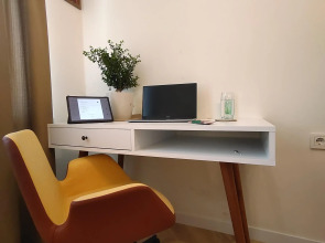 Apartments 2BR balcony house near Hilton bosphorus hotel