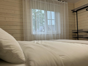 Частный Дом На Берегу Реки