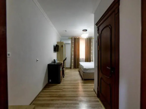 Отель Khans Palace