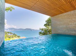 Отель Wyndham Grand Phuket Kalim Bay