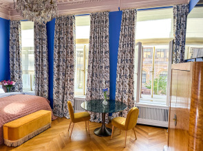 Апартаменты Эксклюзивная квартира Уголок Парижа