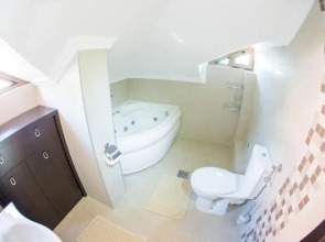 Отель Swiss Holiday