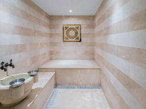 Отель Qafqaz Riverside