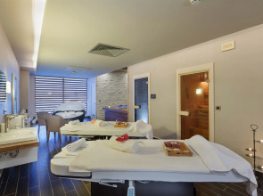 Royal Teos Thermal Resort Clinic & Spa (Halal Hotel)