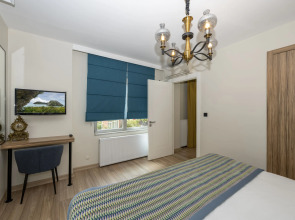 Отель The Marions Suite