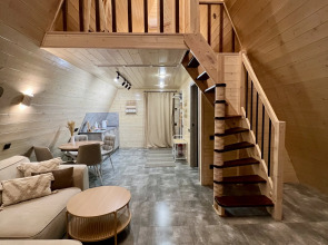 Частный дом Уютный А-фрейм Поле с баней и чаном