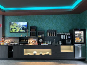 Отель Attaché an der Messe