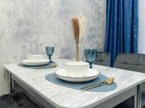 Апартаменты с панорамными окнами на набережной реки