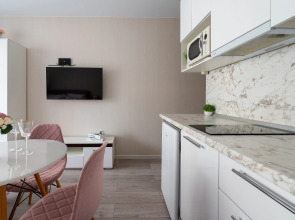 Апартаменты Студия у моря с бассейном на территории. Каравелла 112