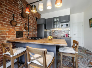 Апартаменты Яркий Лофт с видом на крыши