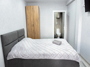 River House Apartments