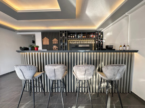 Отель Bed&Breakfast Marina Lora