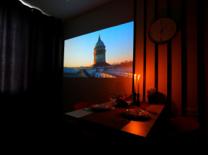 Квартира Стильная Современная с Проектором для Уютных Вечеров в Историческом Центре Города