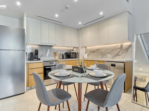 Апартаменты Bnbmehomes Marina Gem 5 min walk to Flying Cup - 2503