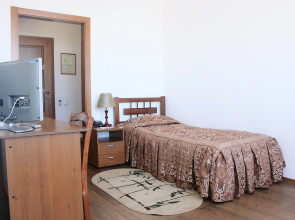 Отель Крона