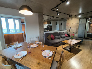 Квартира с Видом на Историческую Часть Костромы и Волгу