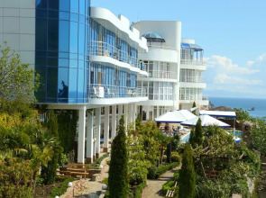 Отель Мажестик