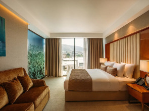 Отель Marjan Plaza