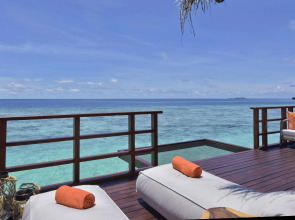 Grand Park Kodhipparu Hotel