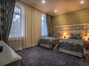 Отель Premier Old Gates