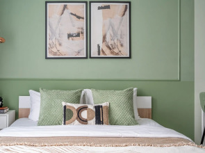 Студия у Метро Космонавтов