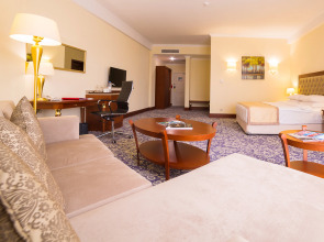Отель Ramada by Wyndham Almaty
