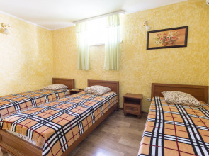 U Yudzhina Guest House