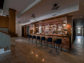 Отель Alexander Resort