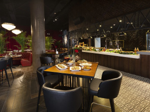 Отель Barceló Al Jaddaf