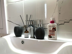 Квартира Рядом с Метро и Видом на Закат