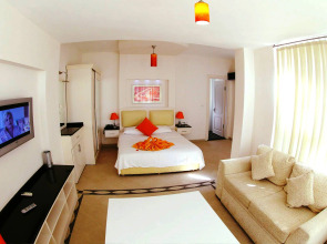 Отель Golden Life Heights Deluxe Suite