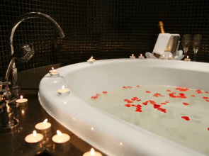 Отель Sheraton Kampala