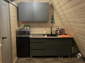 Частный дом Уютный у Реки с Чаном в Современном Стиле