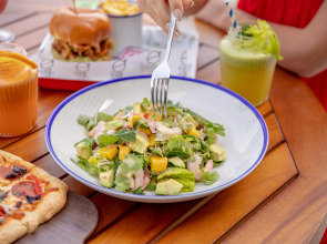 Отель Rove City Walk