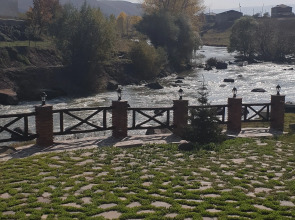 Отель Riverside Inn